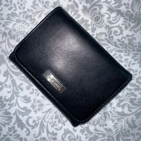 Nine West trifold wallet - Picture 1 of 4